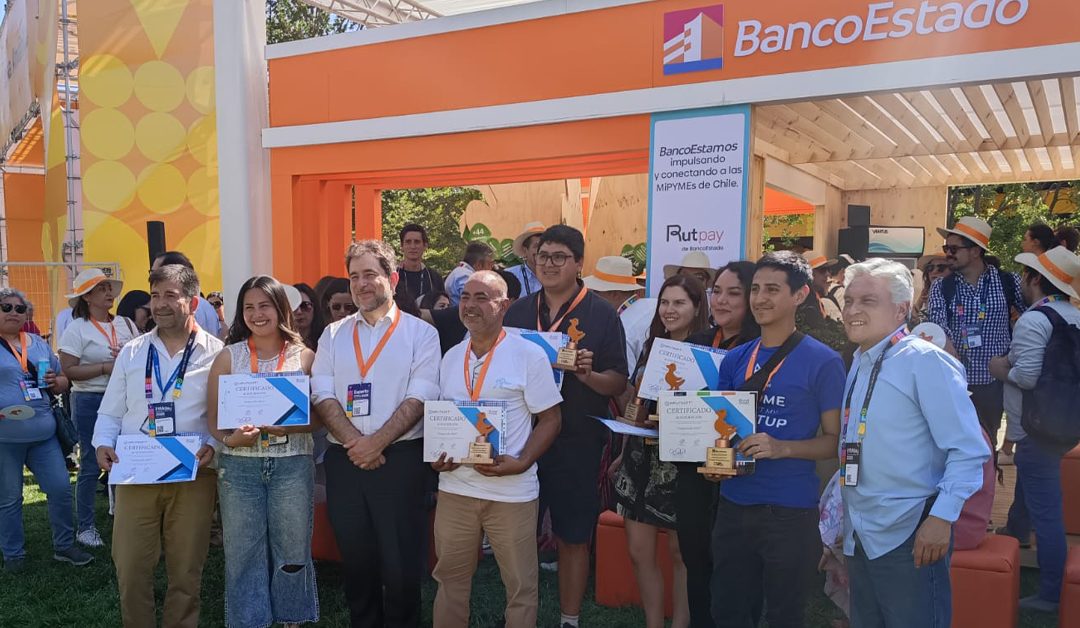 Inputsoft entrega licencias a ganadores del Premio Emprende de BancoEstado en EtMday 2025